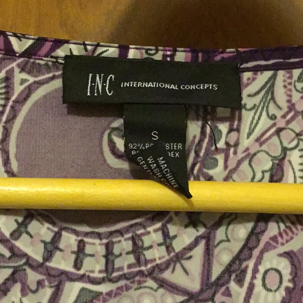 Luxurious tunic top with tie-back. - Picture 2 of 3